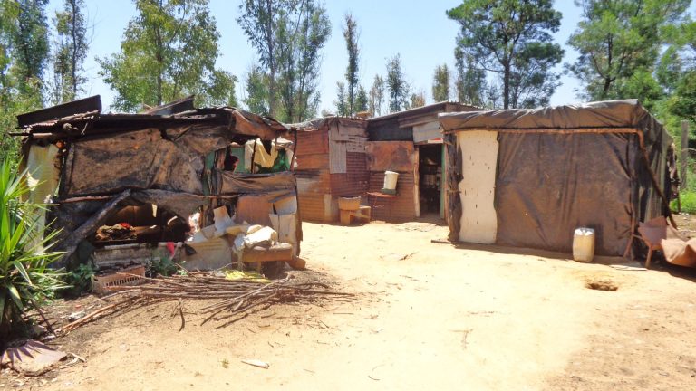 Mobile Küche und Klassenräume für Squatter Camp Kanana, Südafrika